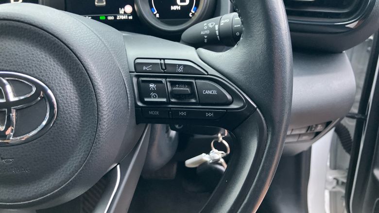 Toyota Yaris 1.5 Hybrid Design 5dr CVT Hybrid Hatchback